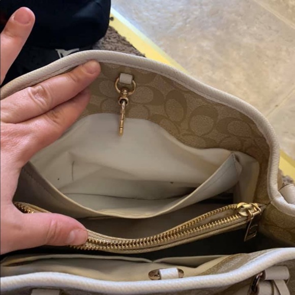 Coach purse - Picture 4 of 4